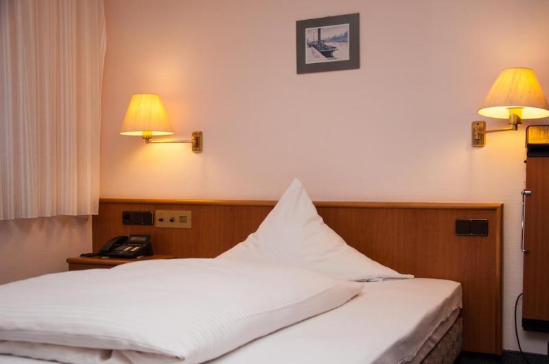 Hotel Schoene Aussicht Frankfurt am Main Buitenkant foto