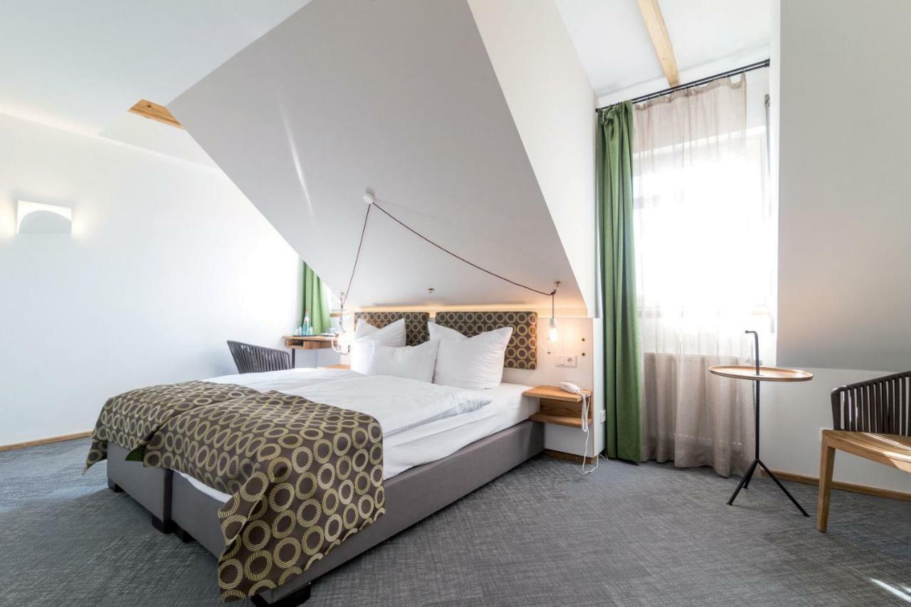 Hotel Schoene Aussicht Frankfurt am Main Buitenkant foto
